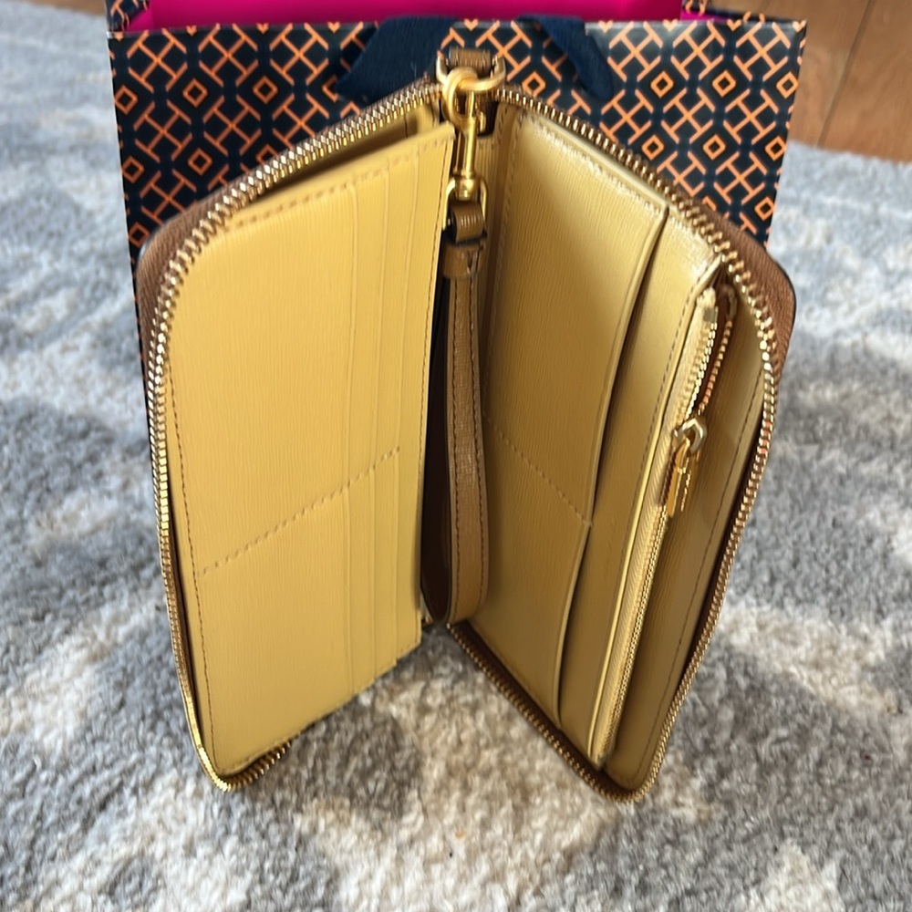 New Tory Burch Robinson Crosshatch Saffino leather Continental Wallet Wristlet - Picture 12 of 15